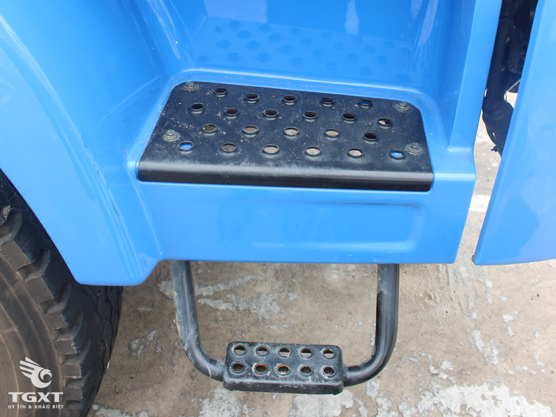 Xe Tải Faw Thùng Kín 7T35 Dài 9m7