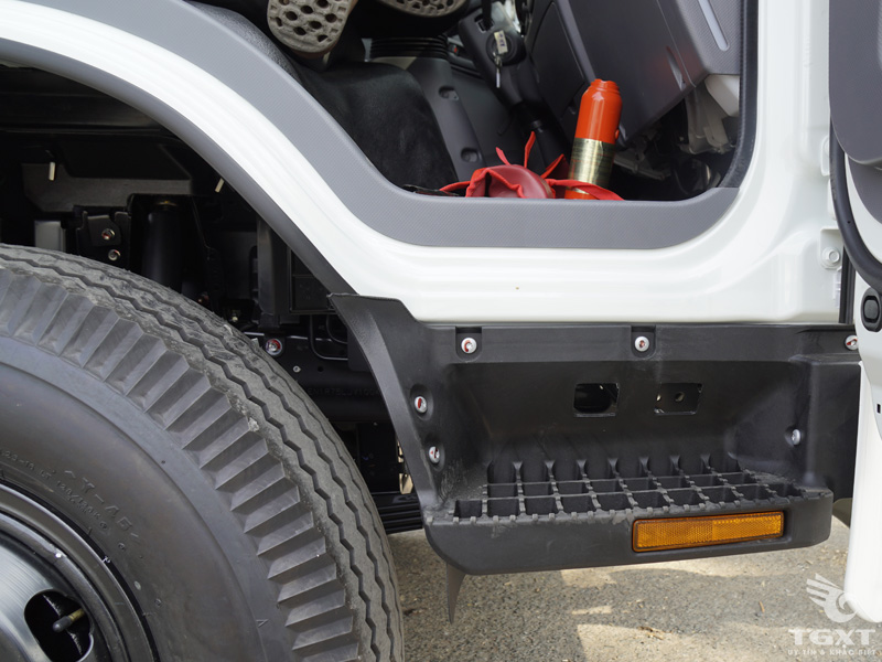 Xe Ben Isuzu 3 Tấn Gắn Cẩu Gấp Hyva - NPR400