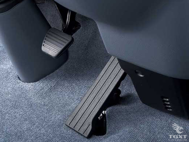 Xe Đông Lạnh Fuso Canter 4.99 1T9