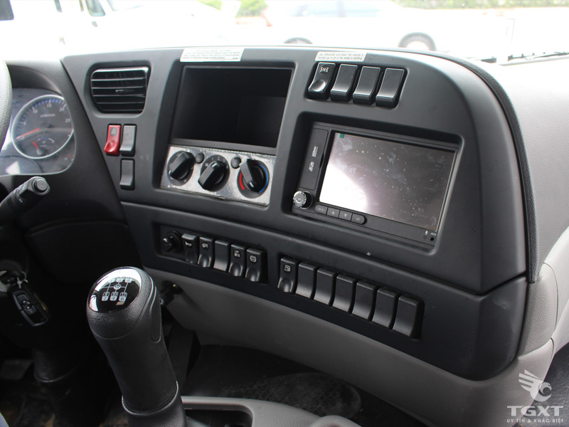 Xe Đầu Kéo Dongfeng 1 Cầu 260Hp