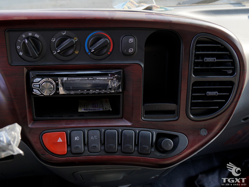 Xe Tải Hyundai HD120SL 8 Tấn Thùng Bạt Bửng Nâng