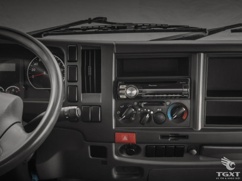 Xe Tải Isuzu FRR90QE5 5.5 Tấn Thùng Bảo Ôn