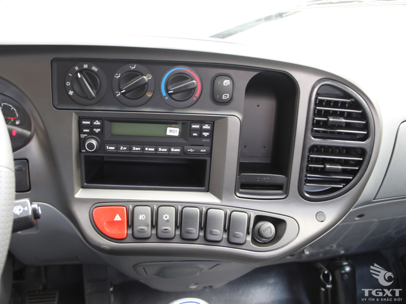 Xe Tải Hyundai New Mighty N250SL 2.4 Tấn Thùng Bạt