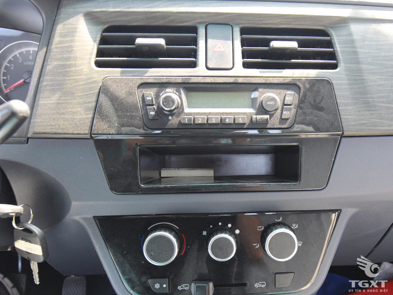 Xe Tải Dongben T30 990Kg Thùng Bạt