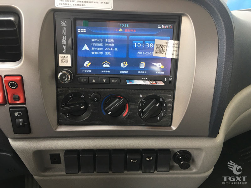 Xe Cẩu Dongfeng B180 6T7 Gắn Cẩu Unic URV504