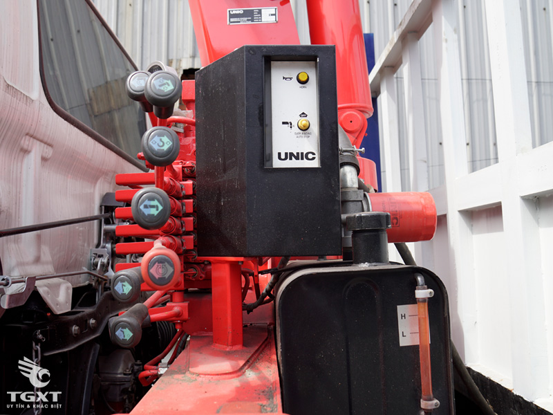 Xe Tải HINO FL8JTSG 3 Chân 14 Tấn Gắn Cẩu Unic URV554