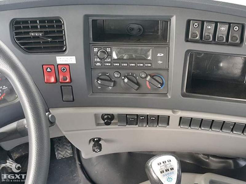 Xe Đầu Kéo Howo A7 Máy 375Hp Nóc Thấp