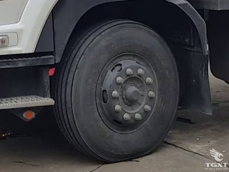 Xe Đầu Kéo Isuzu EXZ 2 Cầu 390Ps Sức Kéo 60 Tấn