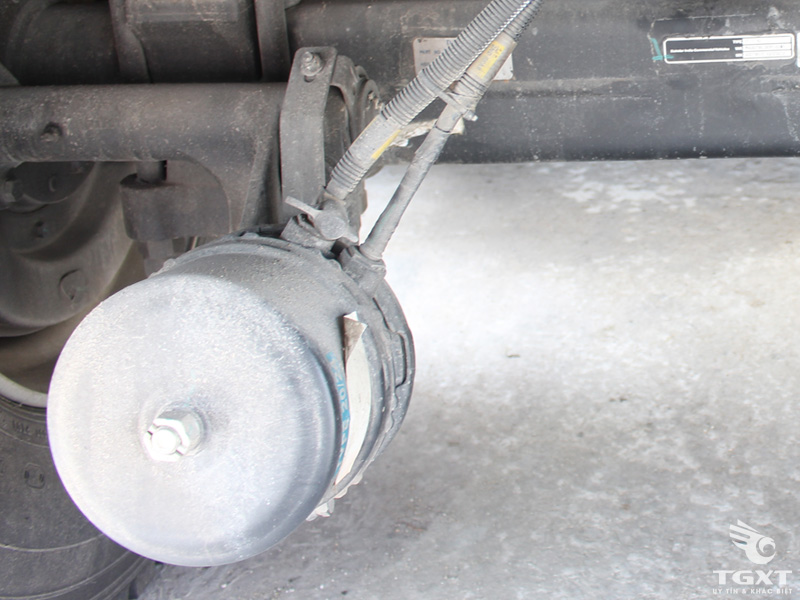 Xe Tải Fuso FJ 3 Chân 12T6 Chở Mô Tô Xe Máy