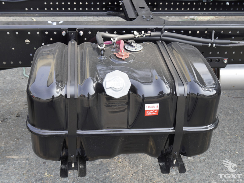 Xe Tải Isuzu NPR85K 2 Tấn Gắn Cẩu Unic 3 Tấn 5 Khúc