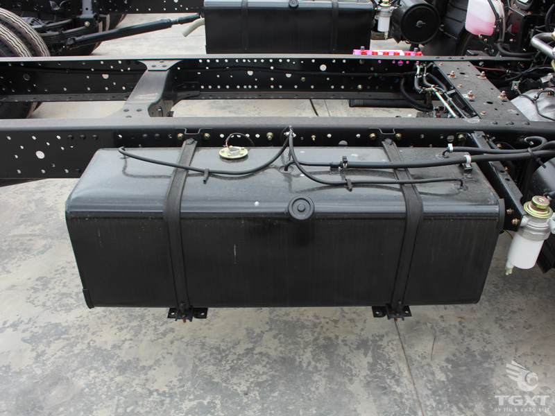 Xe Tải Isuzu Vĩnh Phát NK650 3.5 Tấn Thùng Kín