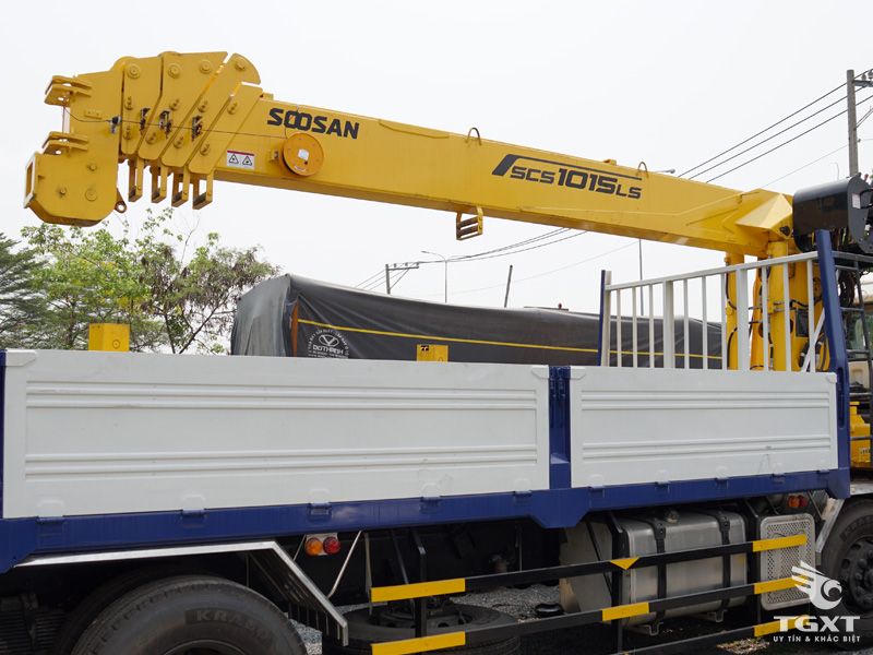 Xe Tải Daewoo 4 Chân 11T5 Gắn Cẩu Soosan 10 Tấn 5 Khúc SCS1015LS