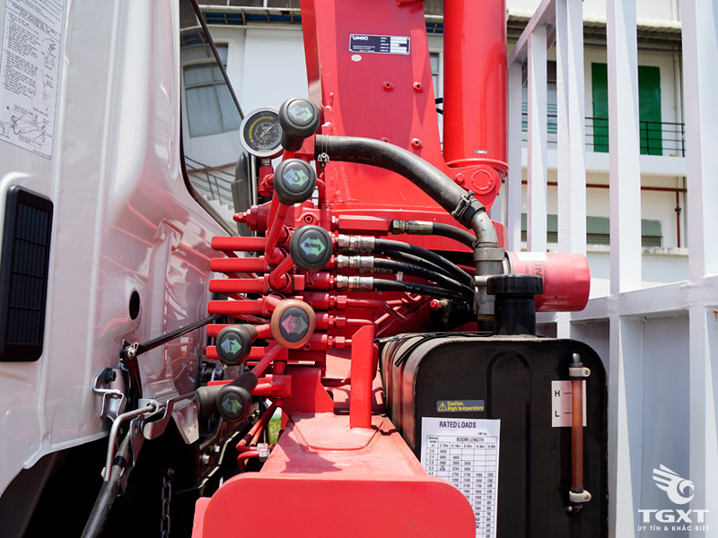 Xe Tải Hino FC 6 Tấn Gắn Cẩu Unic 5 Tấn 5 Khúc URV550