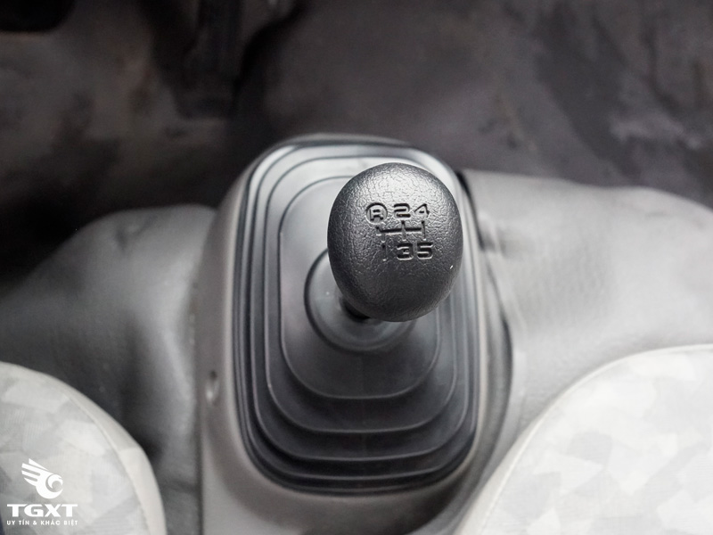 Xe Tải Hino Dutro 3 Tấn Chở Mô Tô Xe Máy 2 Tầng