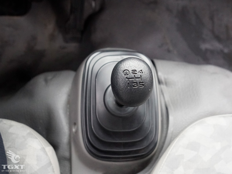 Xe Tải Hino XZU650L Euro 5 3.5 Tấn Thùng Kín