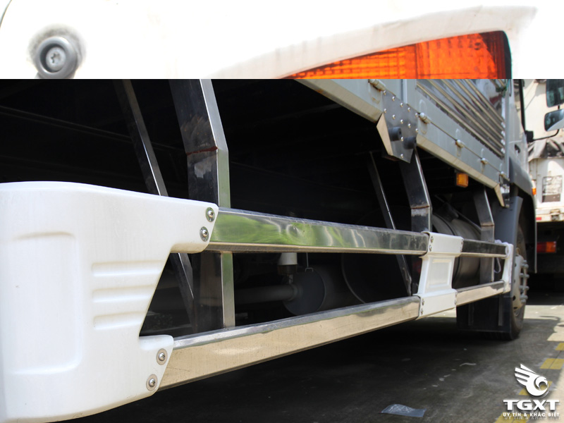 Xe Tải Fuso FJ 3 Chân 13 Tấn Thùng Đông Lạnh