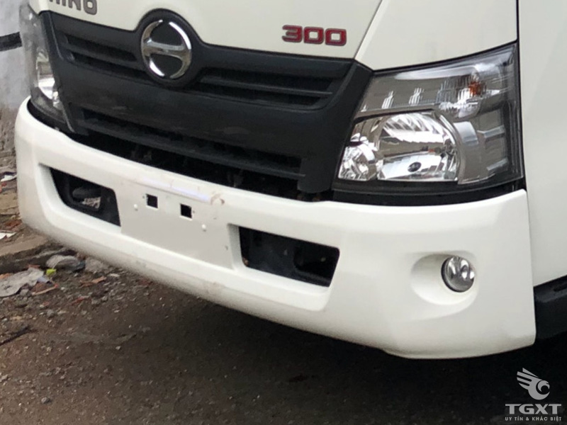 Xe Tải Hino XZU720L 3.5 Tấn Thùng Bảo Ôn