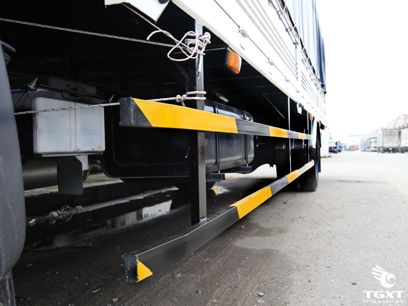 Xe Đông Lạnh Hino FC9JNTC 5.7 Tấn Thùng Dài 7m2