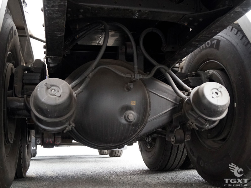 Xe Bồn Hyundai 4 Chân HD310 Chở Dầu Diesel 18 Khối 15 Tấn