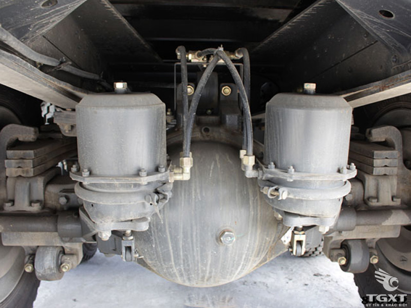 Xe Tải Dongfeng Trường Giang 7 Tấn 2 Cầu Gắn Cẩu Soosan SCS513