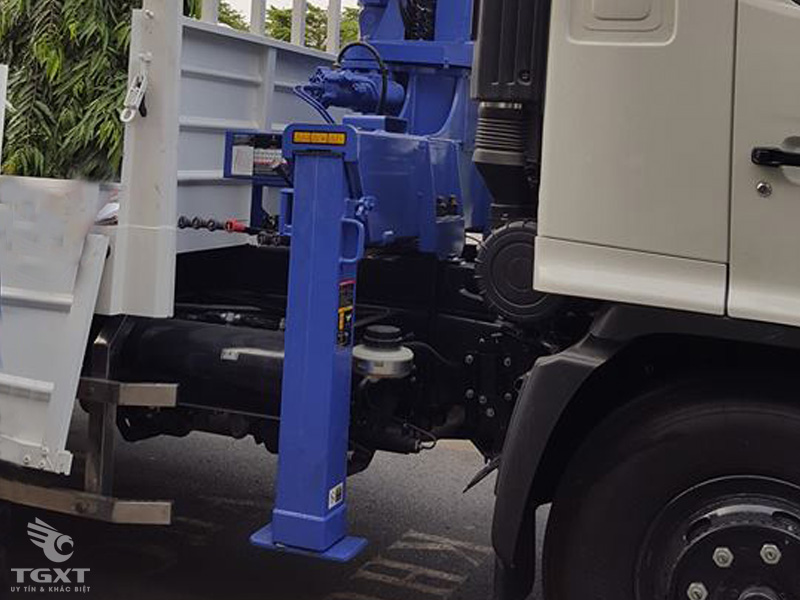 Xe Tải Hino FL8JW7A 14 Tấn Gắn Cẩu Tadano TM-ZE303MH