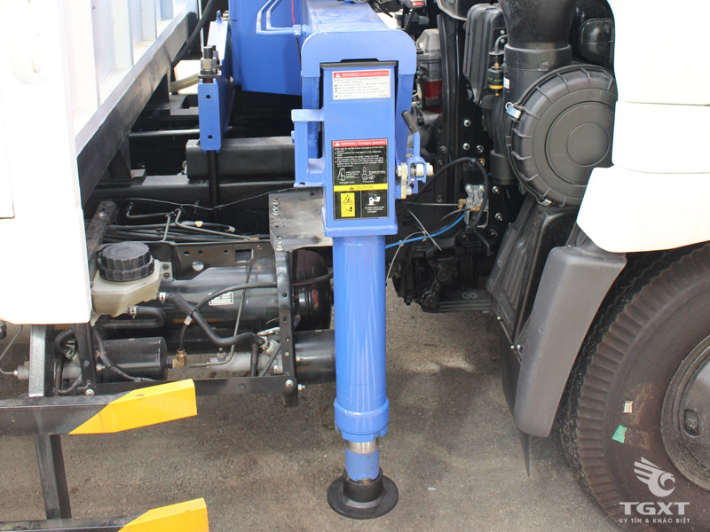 Xe Cẩu Hino FC9JLTA 4T7 Gắn Cẩu Tadano TM-ZE304MH