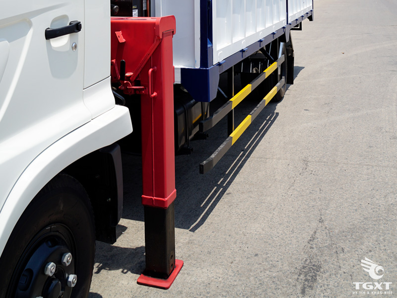 Xe Tải Hino FC 6 Tấn Gắn Cẩu Unic 5 Tấn 5 Khúc URV550