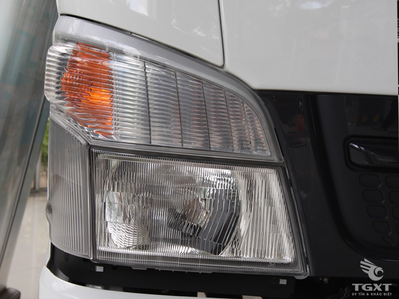 Xe Tải Fuso Canter 7.5Great 4 Tấn Thùng Bạt