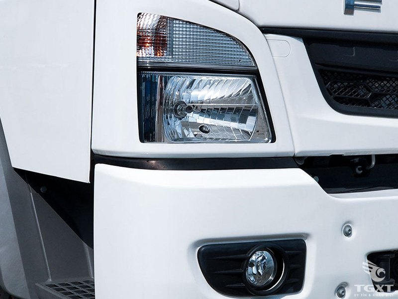 Xe Tải Fuso FA 6 Tấn Thùng Kín