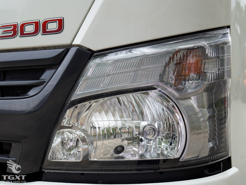 Xe Tải Hino XZU720L 3.5 Tấn Thùng Bạt