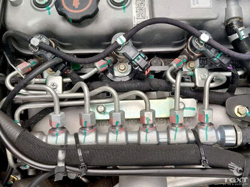 Xe Tải Đô Thành IZ200 2 Tấn Thùng Kín