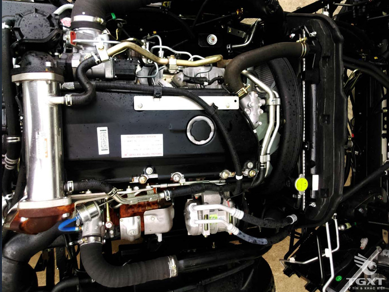 Xe Tải Isuzu Vĩnh Phát NK490 2.4 Tấn Thùng Kín