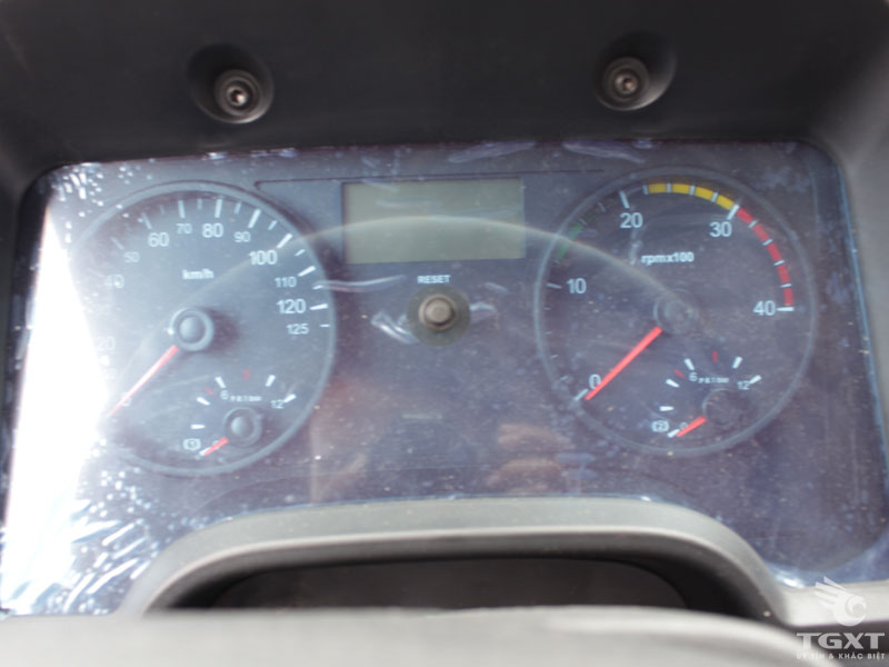 Xe Tải Fuso FI 7.5 Tấn Thùng Bạt