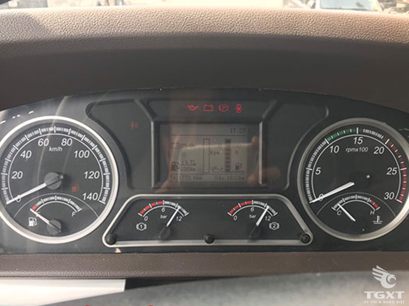 Xe Tải Chenglong LZ1310 Thùng Bạt 18 Tấn Cabin H7