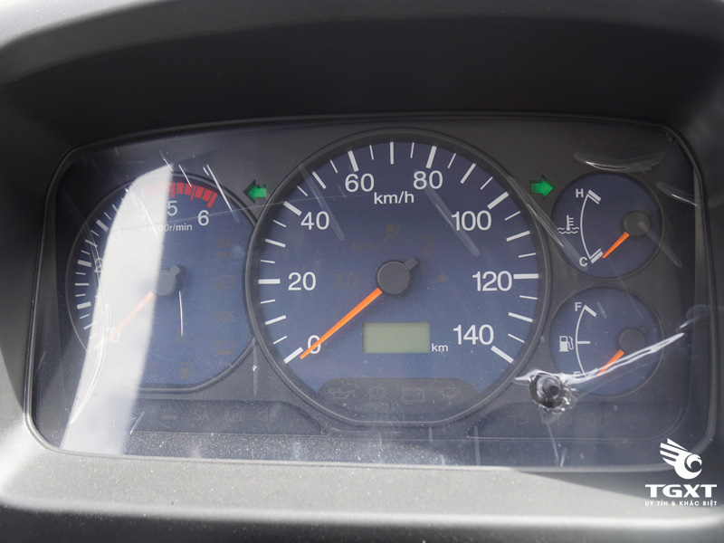 Xe Tải Đô Thành IZ49 2T4 Thùng Kín Gắn Bửng Nâng