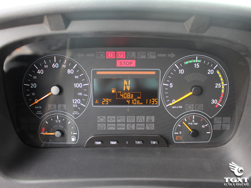 Xe Cẩu Fuso 3 Chân 14 Tấn Gắn Cẩu Unic URV344