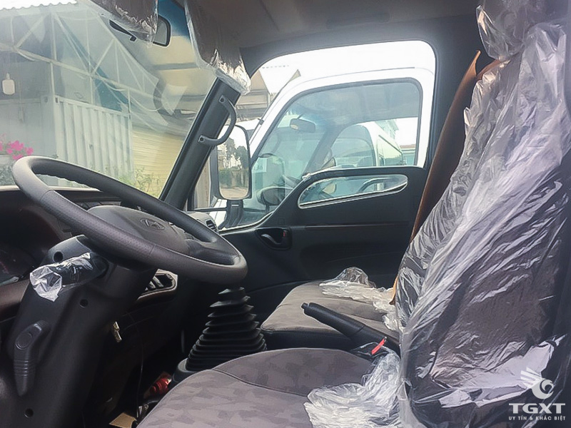 Xe Tải Hyundai Mighty W750 3.5 Tấn Thùng Kín Gắn Bửng Nâng