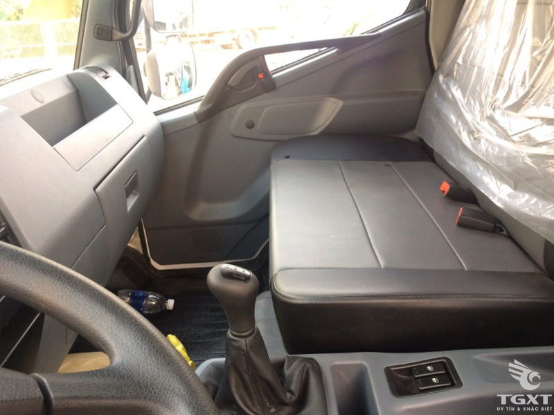 Xe Tải Fuso FI 7.5 Tấn Thùng Kín