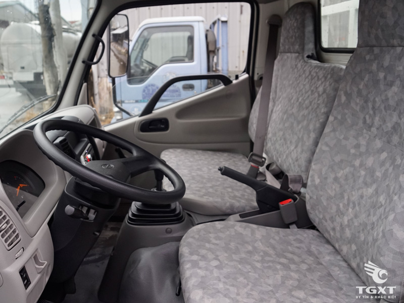 Xe Cẩu Hino Dutro 300 3T3 Gắn Cẩu Unic URV295