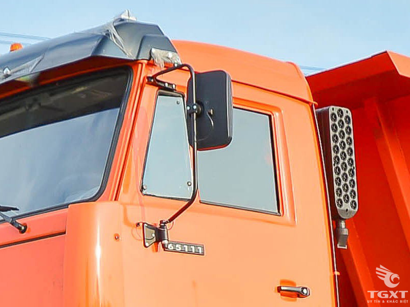 Xe Tải Kamaz 13 Tấn 3 Chân Gắn Cẩu Unic 3 Tấn 4 Khúc