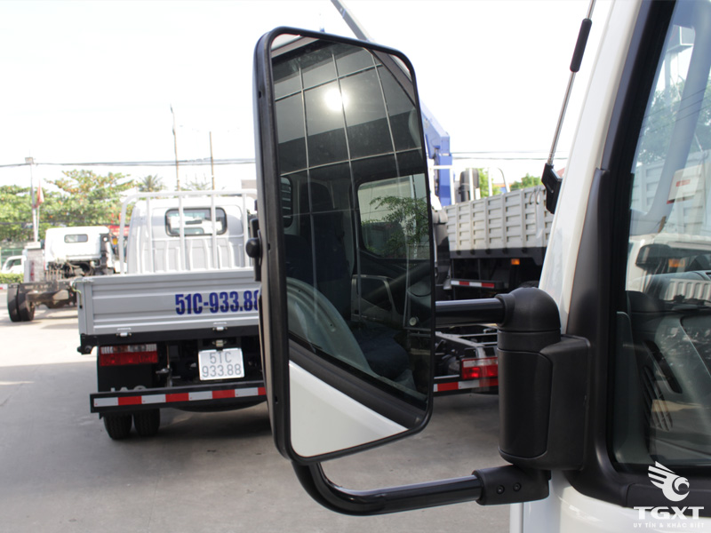 Xe Tải Fuso Canter 4.7LW 1.9 Tấn Thùng Bạt