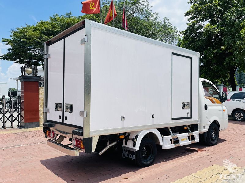 Xe Tải Hyundai New Porter H150 1 Tấn Thùng Đông Lạnh