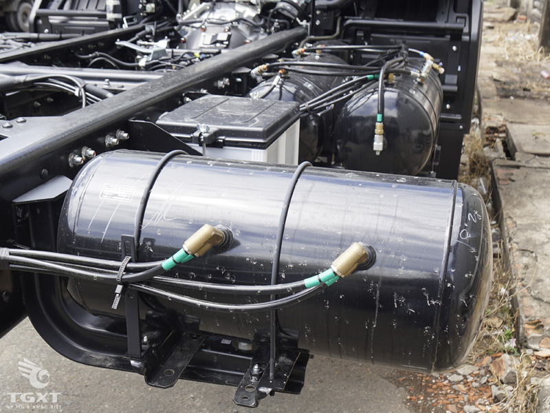 Xe Tải Isuzu 15 Tấn FVM Gắn Cẩu Unic 8 Tấn 5 Khúc URV805