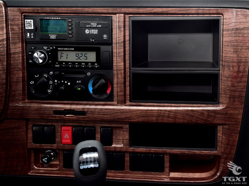 Xe Tải Isuzu Vĩnh Phát GINGA 17T9 4 Chân Thùng Bạt