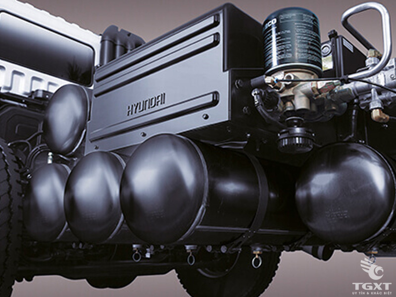 Xe Tải Hyundai HD320 12 Tấn Gắn Cẩu Atom 12 Tấn 5 Khúc