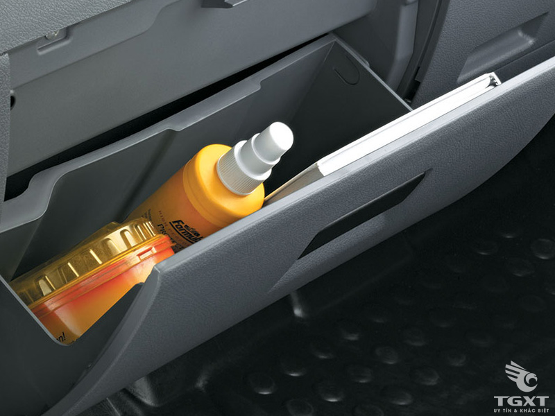 Xe Tải Fuso FA 6 Tấn Thùng Kín