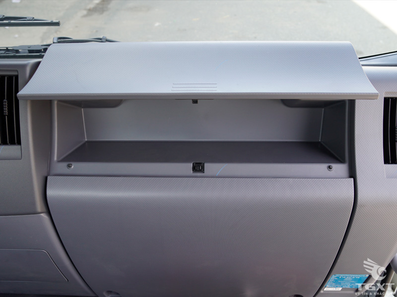 Xe Tải Isuzu FRR90QE5 5.5 Tấn Thùng Bảo Ôn