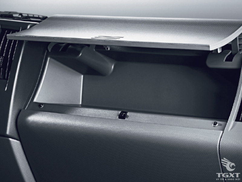 Xe Tải Isuzu 15 Tấn FVM Gắn Cẩu Unic 8 Tấn 5 Khúc URV805