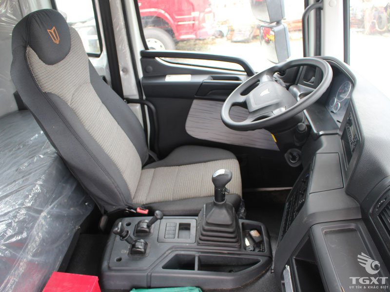 Xe Đầu Kéo C&C 2 Cầu Máy 340ps - 6x4