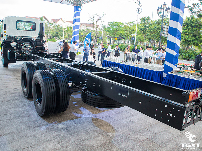 Xe Quét Đường Hút Bụi Isuzu FVR34LE4 5 Tấn